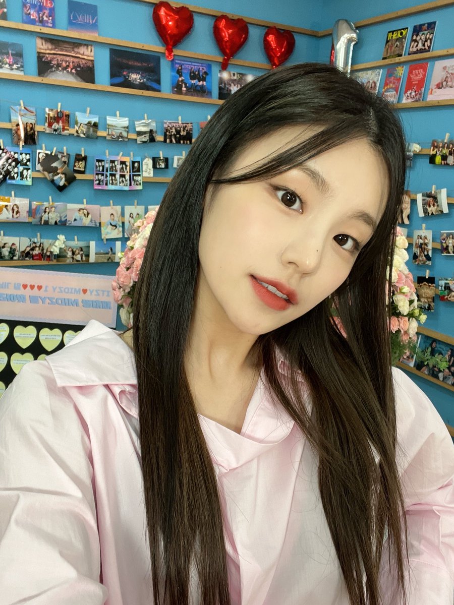 yjszone's tweet photo. [211108] 13:39AM KST

sweet dreams for the 1001 days too y/n🖤 https://t.co/GLkZtwotAV