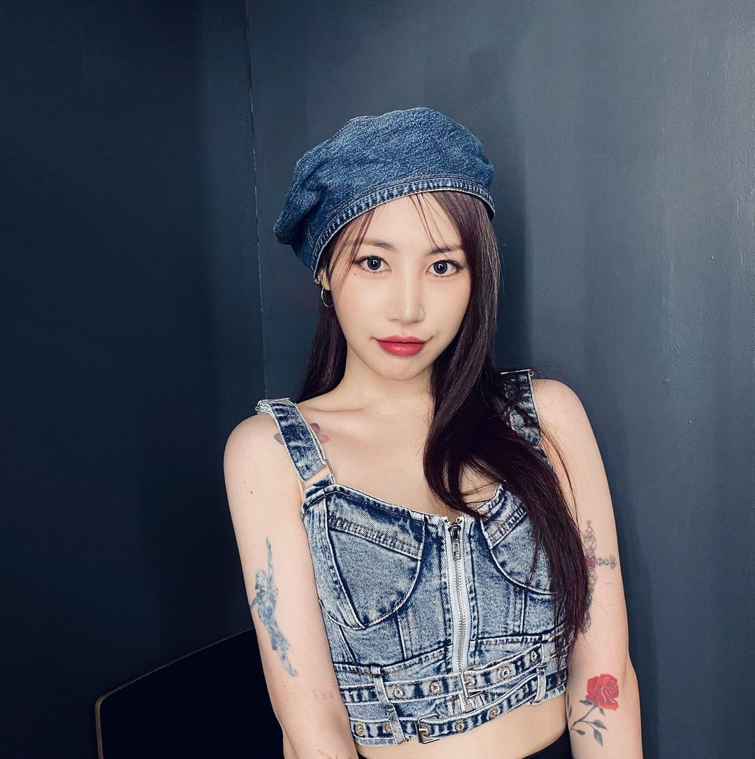 Only_BabyJs's tweet photo. Her duality:

💝💖💗💓💞                   🖤💢💥💣
💕❣️❤️😊🥰                   💀☠️🤬😡
😍☺️😚🌸🌺                   🔥🔫🗡️🖕

#제이미 #JAMIE https://t.co/JRSIBfpDym