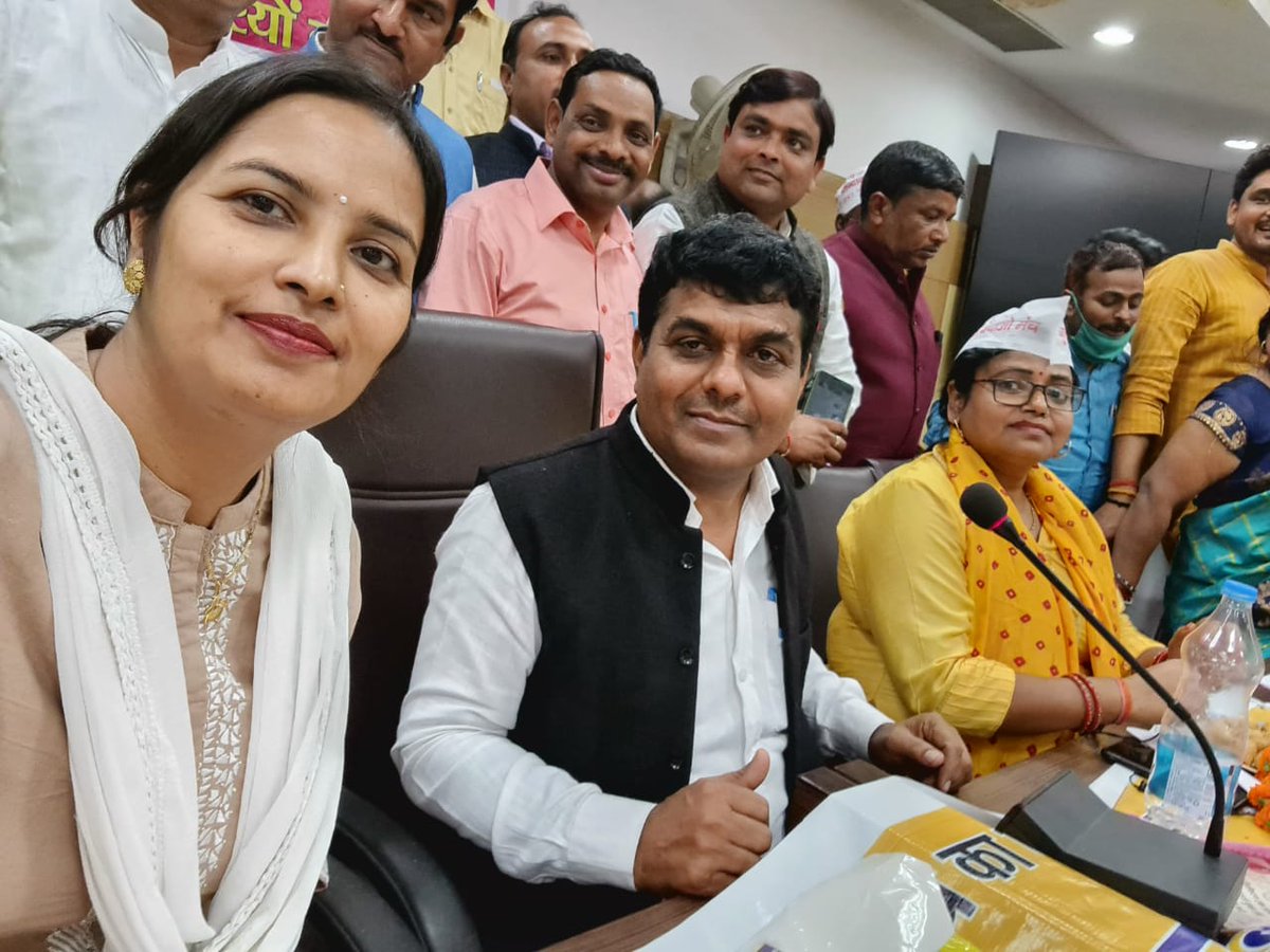 RadhaPyariRawa4's tweet photo. डटे रहो अडे़ रहो
जब तक मंजिल ना मिले
हौसले से खडे़ रहो।
#restoreoldpensan https://t.co/sK8zXaYX7U