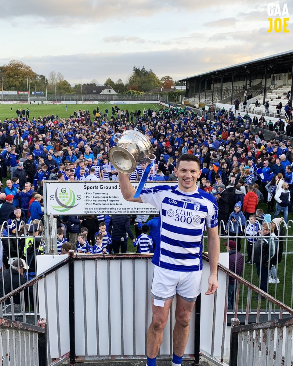 GAA__JOE's tweet photo. What a photo.

Eamonn Callaghan has been playing for @NaasGAA  since 1999 and as club P.R.O Liam McManus told us midweek 'we haven't won much since.'

Today, at 39 years old &amp; as one of their greatest stalwarts, Callaghan captained the club to their 1st senior title in 31 years. https://t.co/covwI0xfvo