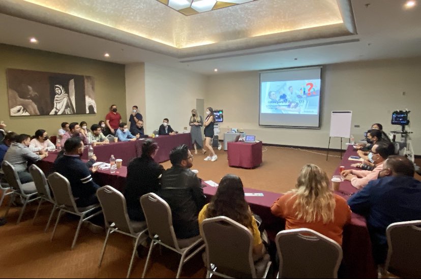 OrlandoRPN's tweet photo. Imágenes de algunos Talleres del #3erUpDate en Medicina Crítica y Urgencias del fin pasado, encantado de que cada vez hay más participación Femenina enseñando de #POCUS, Monitoreo Hemodinámico y Neurocrítico, expertas en Emergencias, Medicina Crítica y Neurocirugía. #SMMCE 🇲🇽 https://t.co/YVFM6h3roC