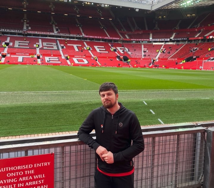 UnitedDNA99's tweet photo. Should I go for the Mangers role at United ?
Accolades in football
- League winners with Sparta Rotterdam on FM
- Back to Back Trebles with United on semi pro difficulty on fifa.
- 3rd in my Fantasy football table.
I will bring the glory days back to Old Trafford #Alexin https://t.co/Ua7wMDckMq