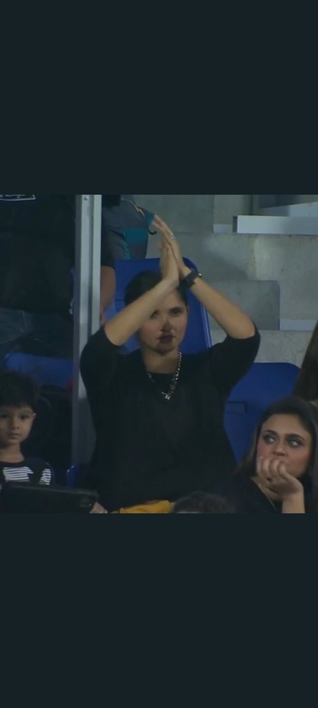 RabiaTalpur's tweet photo. Sania Mirza kaa b achaa hai , tou kiaa huwa India knockout hogya mera Shoaib baby tou rocking this worldcup!! 😅❤️🥺 

#pakvsSco
 #Malik https://t.co/ADRfHSaOps