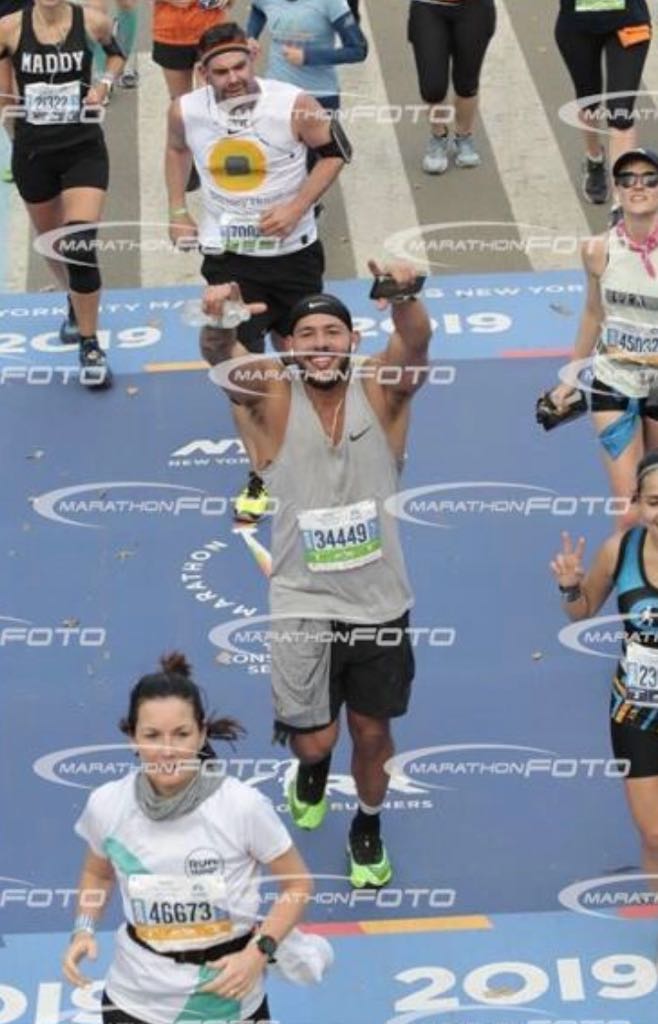OldmanTone_'s tweet photo. Im in the gym jogging and I’m seeing the marathon on TV.. shit got me reminiscing. There’s nothing like that shit.. running and random ppl wanna give you high 5s (pre-covid) and are pushing you along the way. Shit make you feel like you in the league 😂😂 https://t.co/RLiPI4EMd3