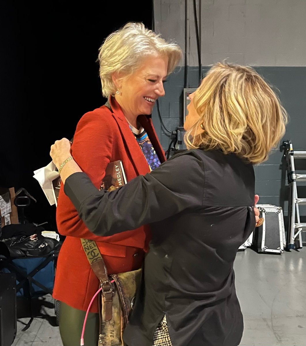 SonjatMorgan's tweet photo. See you today 12:30  @uwewomensexpo @DorindaMedley @SangriaSonja #SonjaMorgan https://t.co/MUhCiitbPV
