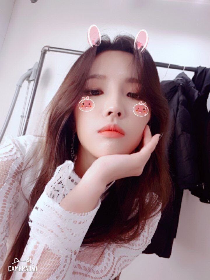 98YEONN's tweet photo. ⠀
⠀
⠀⠀⠀⠀⠀𓏲࣪◜ 𝐓𝐇𝐄 𝐖𝐎𝐑𝐋𝐃 ? 、∅ ◞
⠀⠀ᴛhɑᴛㅤmusᴛㅤbeㅤsoㅤ𝐜𝐨𝐧𝐟𝐮𝐬𝐢𝐧𝐠
⠀⠀⠀⠀ forㅤɑㅤ𝕷𝗜𝗧𝗧𝗟𝗘ㅤ𝗚𝗜𝗥𝗟ㅤ ⚘
⠀⠀⠀ ⠀ ⠀⠀⠀#starsunday https://t.co/lHQlASszy6