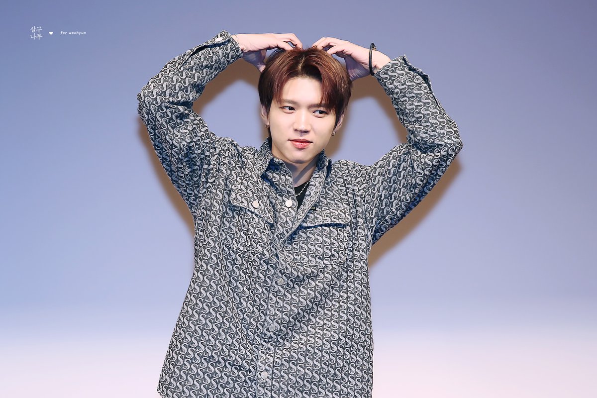 ApricotTREE_Wh's tweet photo. #우현 #남우현
아니~~ 며칠 전까지 냉열사 활동하시던 분 맞냐며ㅠㅠ 아기강아진데,,ㅠ,,,,기냥 애긴데,,, ㅠㅠ,,,, https://t.co/NgZcGuTUms