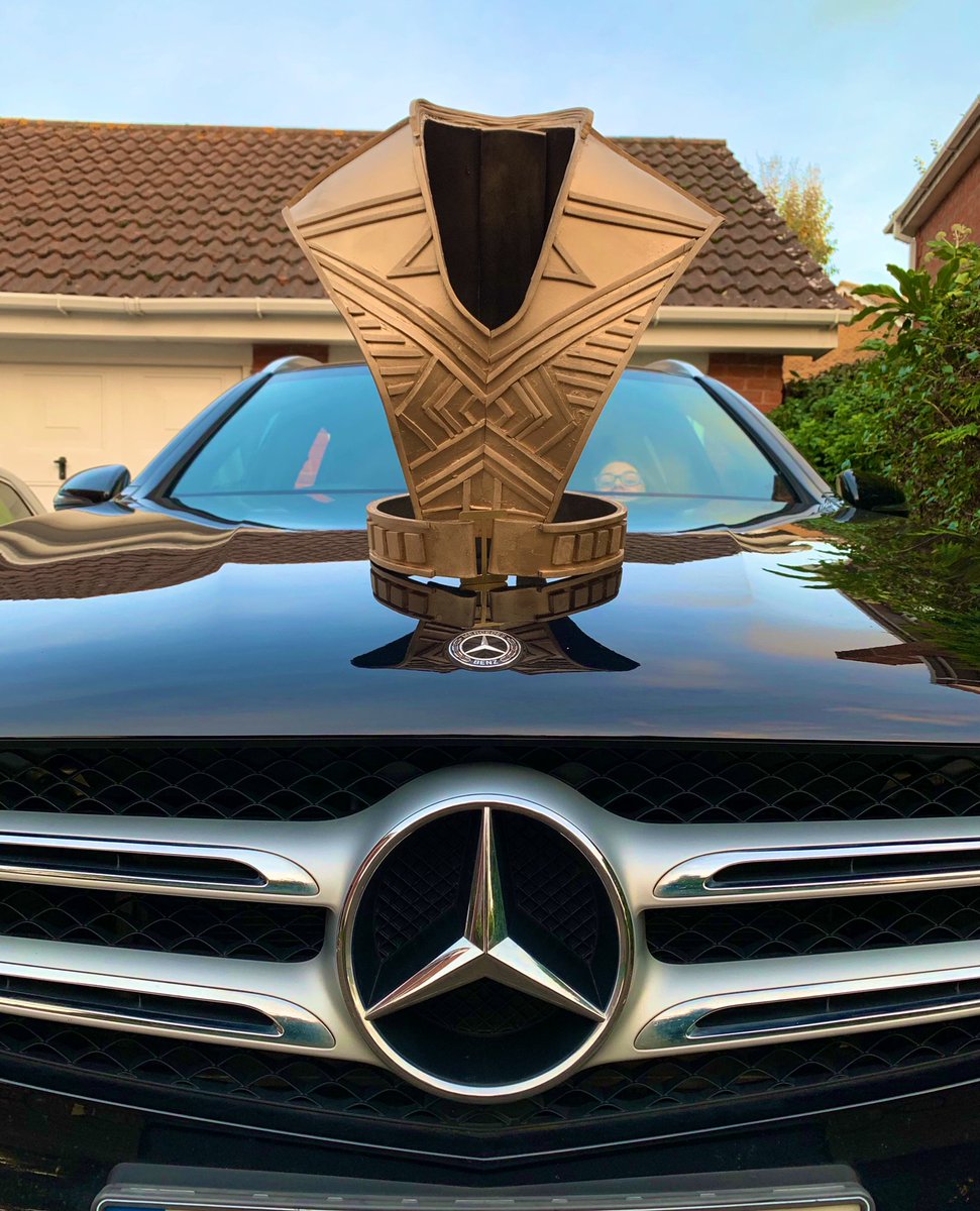 Williffe11's tweet photo. Say what? Say hell yeah! It’s finished and @talithahg will go to the ball. Well, the Excel Centre but close enough! #StarTrek #startrekcosplay #StarTrekDiscovery #captainTilly #killytilly https://t.co/MqVywwJVnv