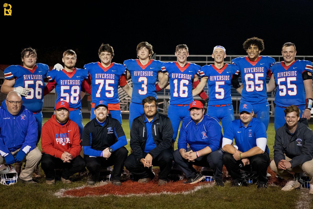 GoldenRoseProd's tweet photo. This is the 5th time in school history that the Riverside Pirates have advanced to the regional semi-finals. 1995, 1997, 2015, 2020, and 2021. https://t.co/llSEzBWj6g