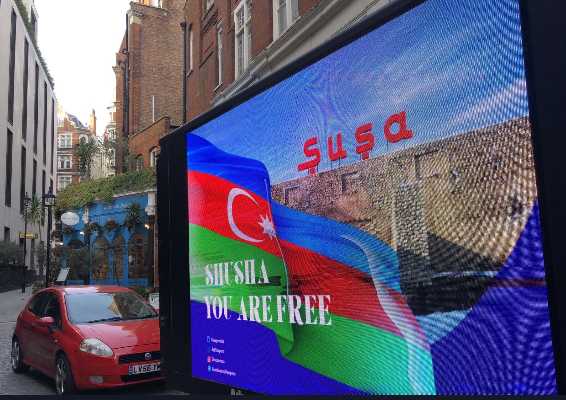 FarahG777's tweet photo. #London streets today. 

Echoing the joy of the 1st anniversary of the Victory Day of #Azerbaijan. 🇦🇿

#ZəfərGünü https://t.co/paIp0LzeuK