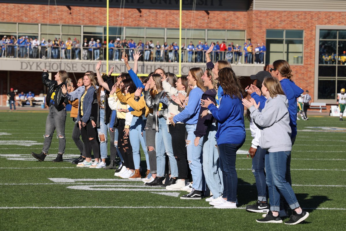 GoJacksSoftball's tweet photo. Got our 2021 championship rings yesterday 🤩

#GoJacks 🐰 https://t.co/prqebKhfvd