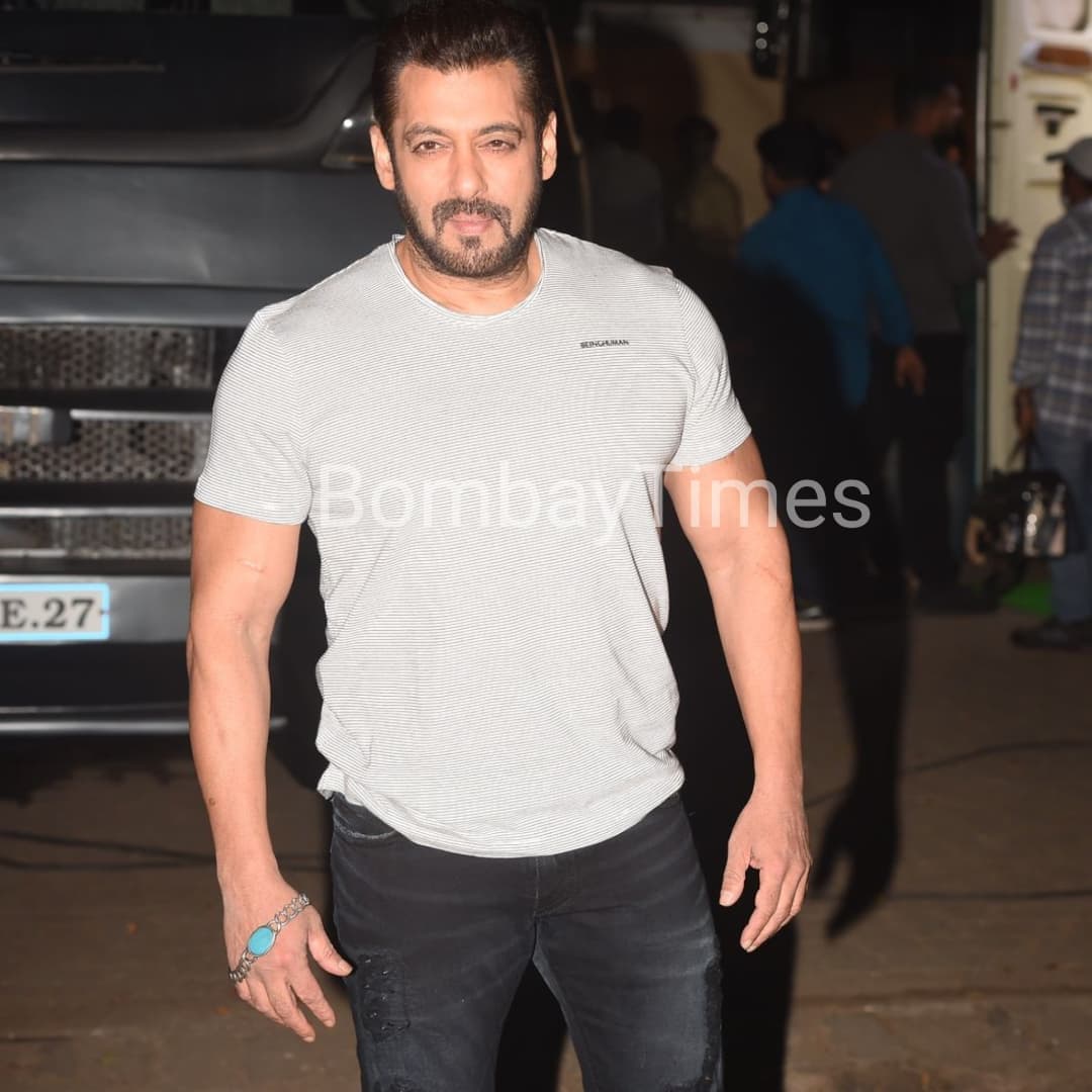 inshaammu's tweet photo. @BeingSalmanKhan gets clicked as he promotes 'Antim' in the city! https://t.co/d6SS7brvSQ