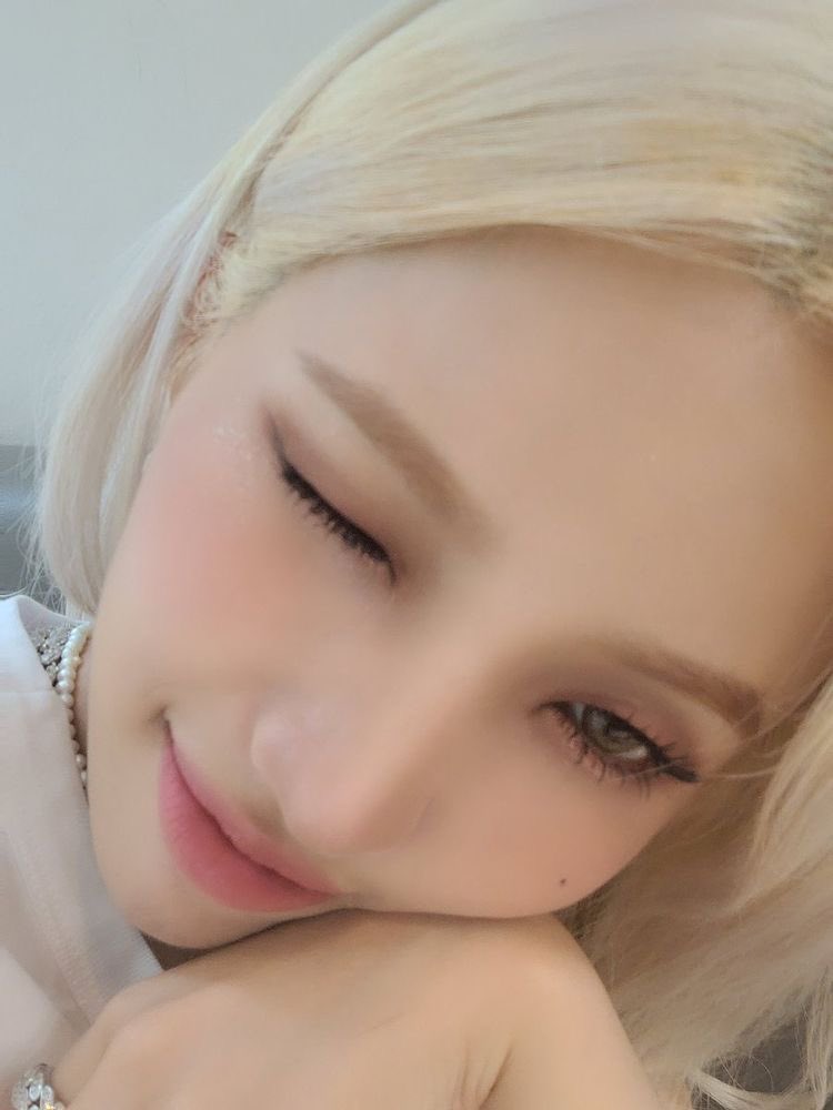 98YEONN's tweet photo. ⠀
⠀
⠀⠀⠀⠀⠀✿𝆬 . posıᴛıvıᴛʏ ɑlwɑʏs!
⠀⠀⠀⠀ ⠀⠀⠀⠀ #starsunday https://t.co/faflsW5Vfu