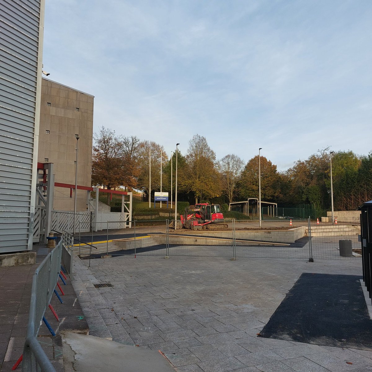 cvl_malraux60's tweet photo. Certains ont beaucoup travaillé pendant ces vacances.
#travaux #parvis #aménagement #portails #tourniquets #sécurité #sécurisation #lieudevie #accespersonnesamobilitereduite
futurs #espacesverts. Un bel espace qui se dessine.
Bonne rentrée à tous.
@hautsdefrance @AcAmiens https://t.co/U5X5TxEGar