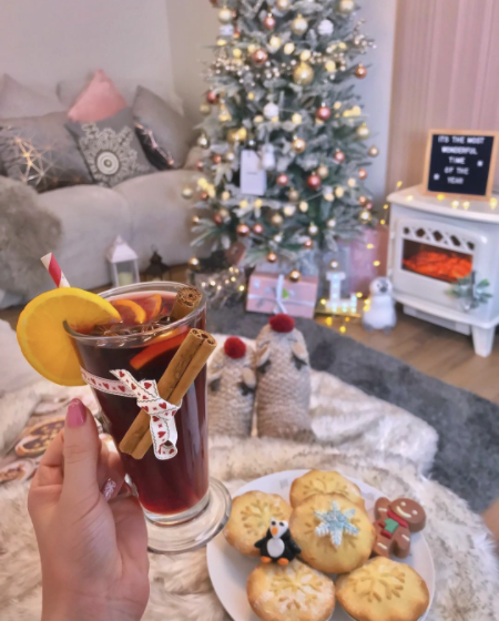 We can't wait for this!! 🎄 ☕️ 

📸 instagram.com/itslittlelaure…