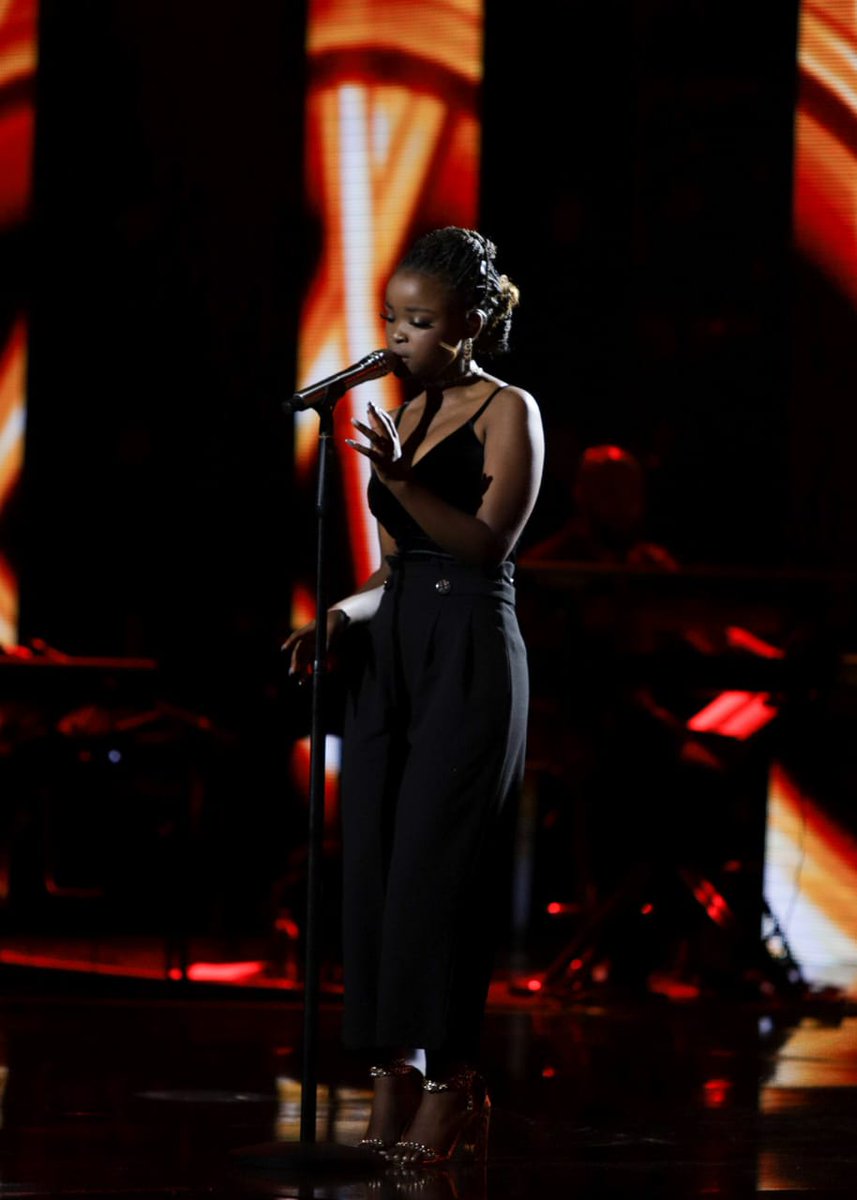 DarlingHairSA's tweet photo. Yaaass S’22kile, snatched our souls with those vocals. How stunning is this look on her? #DarlingxIdols #IdolsSA #FindyourBeYOUtiful @IdolsSA https://t.co/yUoRU6d0vP
