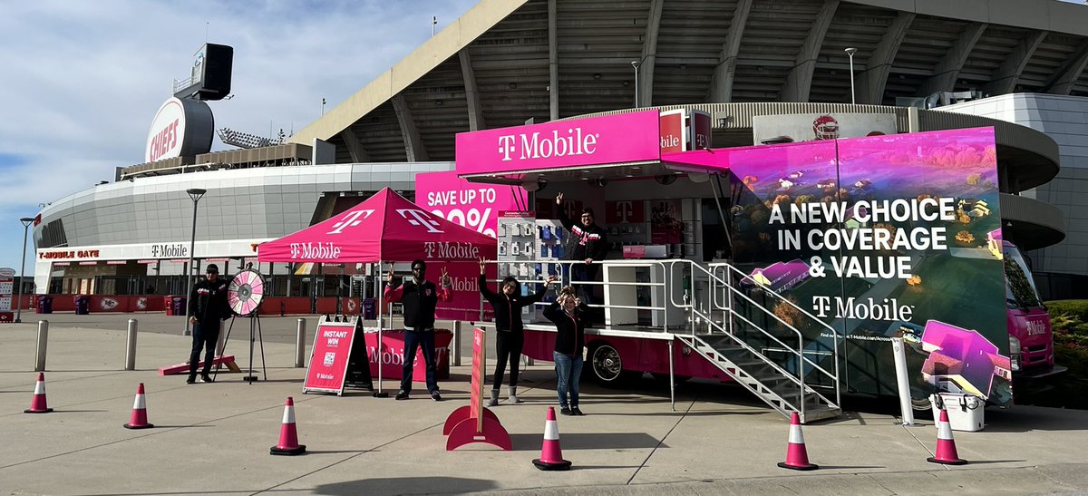 T-Mobile Truck Rural West MO tweet media