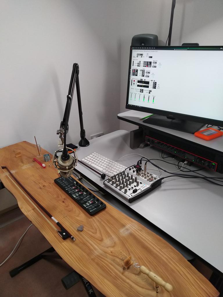 ngbrown's tweet image. Setting up for online performance this afternoon with @Orpheus_Inst musicians, @juanparra, @JonathanImpett, Daniela Fantechi &amp;amp; Magno Caliman. Part of New York-based conference, 'Network Arts: Transformation of Distance' / NowNet Arts 2021.