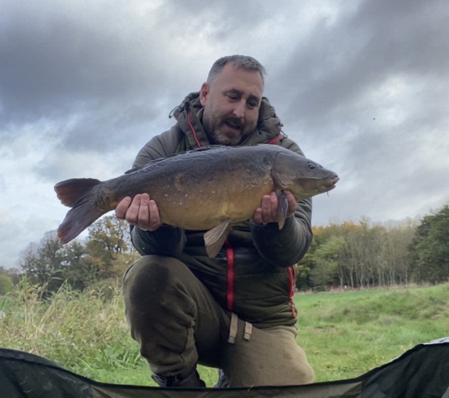 simonpearson8's tweet photo. My absolute favourite time of year for fishing. Well pleased with these 3 😃 https://t.co/73w4wJWQts