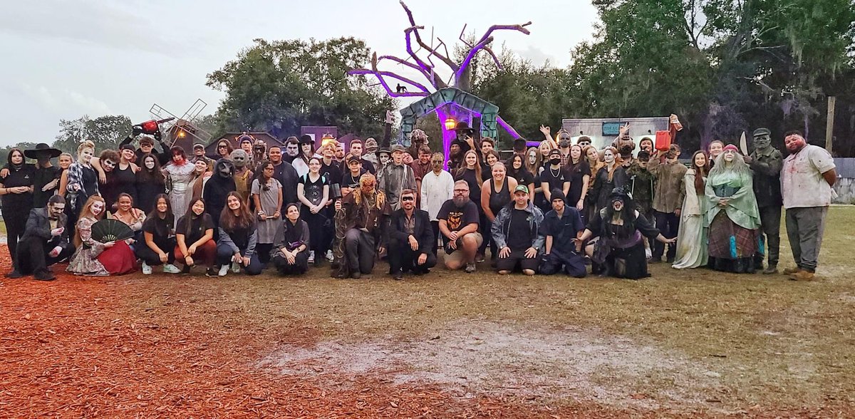 sirhenryhaunt's tweet photo. Very proud of our entire staff of scare actors, trail managers, ticket takers, concession and swag shop workers, our authors, and people behind the scenes making art, reservations,  and booking media coverage. What a great crew for Halloween haunt season 2021! https://t.co/TZGBBbF9ej