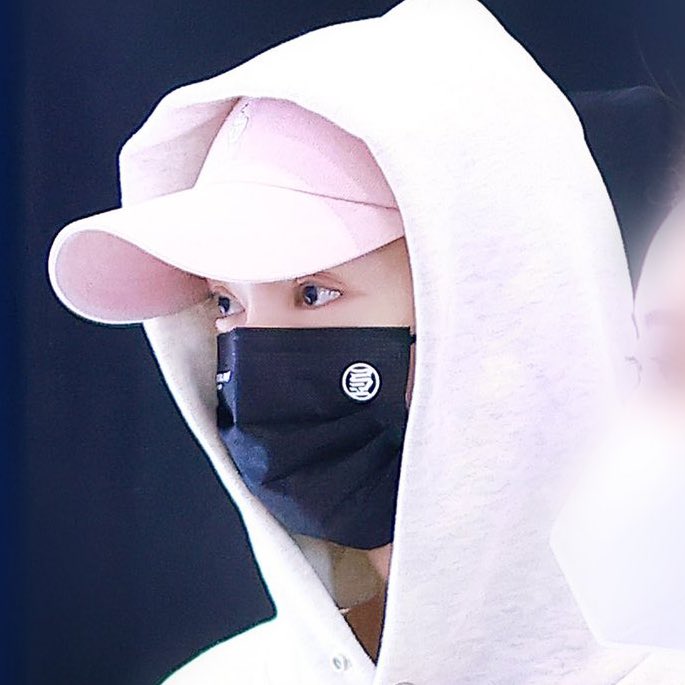 lMLUMl's tweet photo. HIS FACE I WANNA HUG HIM https://t.co/yXjwFCl5XB