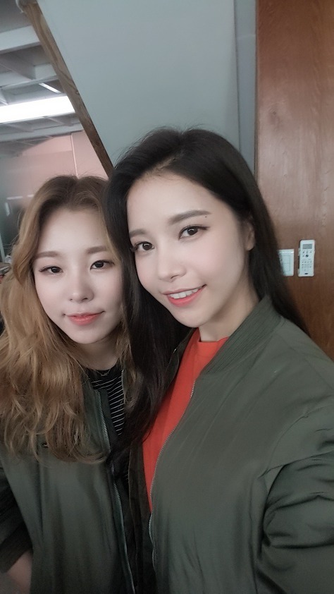 solarhourly's tweet photo. #SolarOnThisDay
♡ 151109 – fancafe update
#SOLAR #솔라 #MAMAMOO #마마무 https://t.co/FeWOoXgAsW