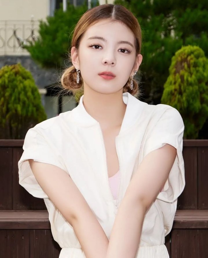 Hllo, gw Keyla
Gw newbie di twitter, ayo sini kita fmbstn mybe.

Mutualan? RT or like
Fambest? DM

#roleplayerindonesia #roleplayerkpop  #roleplayertwt 
#roleplayerindo #Mutualankuy pic.x.com/kInAx5iWjW