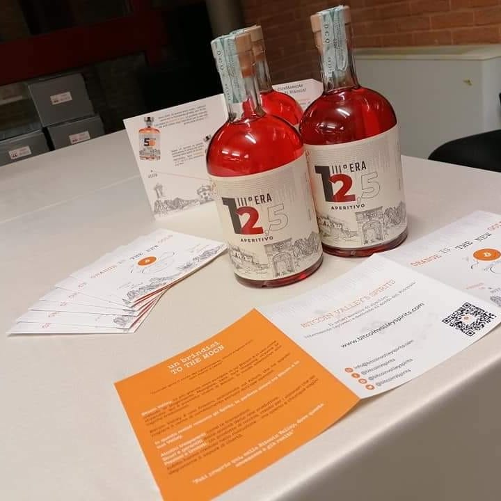 bitcoinVspirits's tweet photo. In Venice, presenting our III ERA at #Bridges!
(Available soon in our shop https://t.co/nRumOjSgfN)
#bitcoinvalleyspirits
#bitcoininabottle
#orangeisthenewgold

#bitcoin #crypto #bitcoindrinks #bitcoinvalley #bitcoinlover #bitcoins #drinks https://t.co/35ag8VF0ml