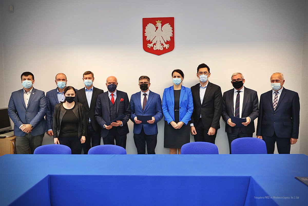 WNTiEPWSZLca's tweet photo. Prace nad skonstruowaniem prototypu inteligentnego drona, będą pierwszym projektem badawczym, którego studenci @PWSZimWitelona podejmą się w ramach porozumienia Uczelni z samorządem i biznesem.
https://t.co/34BW8gWqwD
#witelonka #pwszlegnica #wntiepwszlegnica https://t.co/8OGJnqSsmR