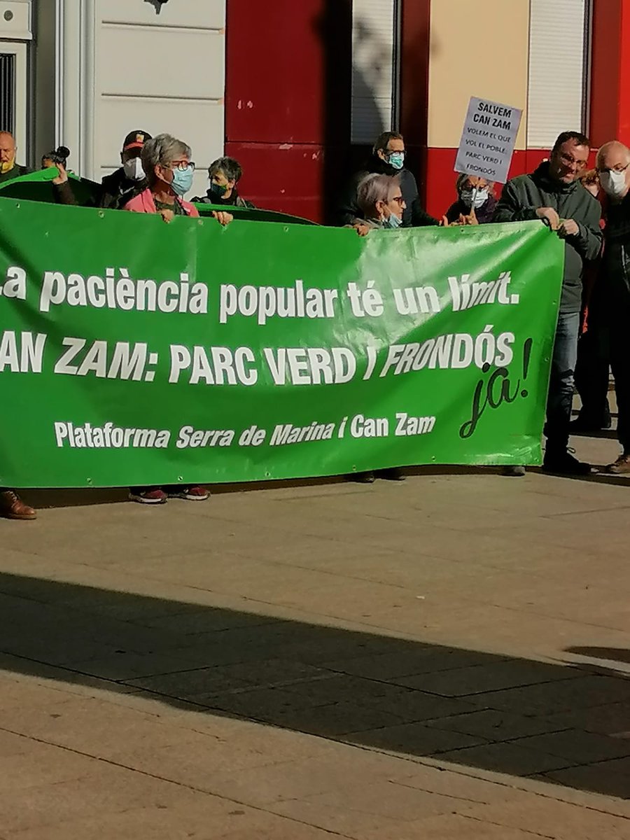 ClariOrganvidez's tweet photo. Porqué en #SantaColoma tenemos muchas cosas ,pero no tenemos un parque dónde la ciudadanía ,podamos disfrutar de un espacio verde.
@scgramenet y el parque para cuándo?👇
#CanZam #ParqueVerde https://t.co/VN4QdpEU6i