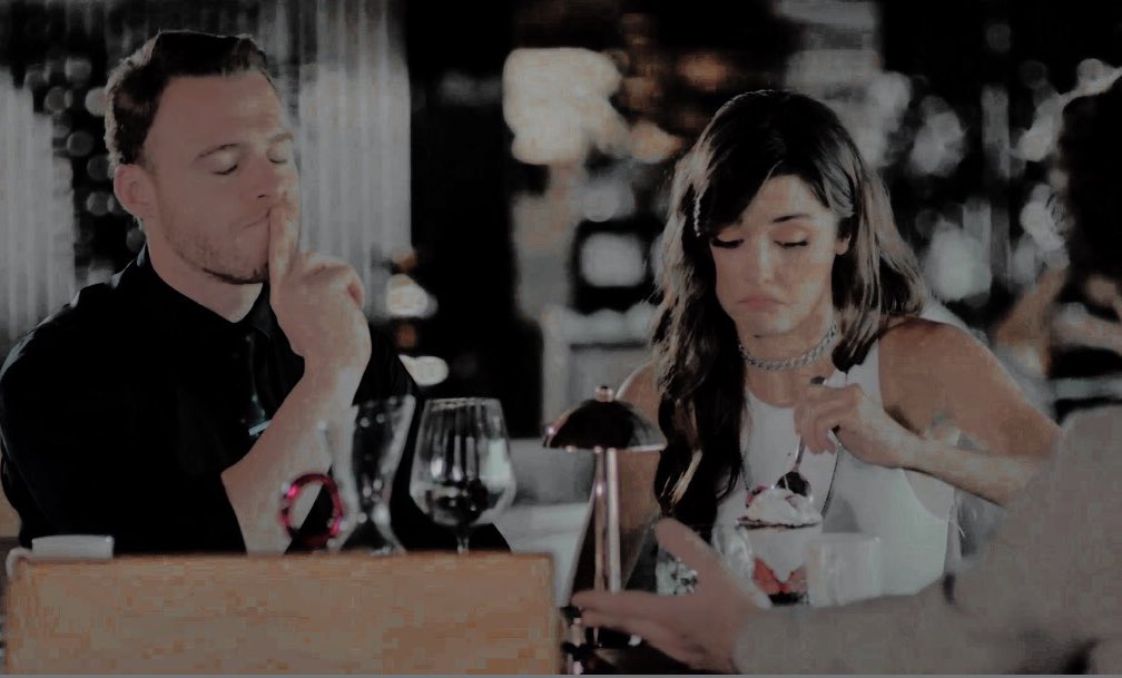 ㅤ

Etrafımdaki herkesin hayatı mahvolurken ve ben yemek yemekle meşgulken:

ㅤ✷ 　 　　 　 ·
 　 ˚ * .
 　 　　 *　　 * ⋆ 　 .
 · 　　 ⋆ 　　　 ˚ ˚ 　　 ✦
 　 ⋆ ·