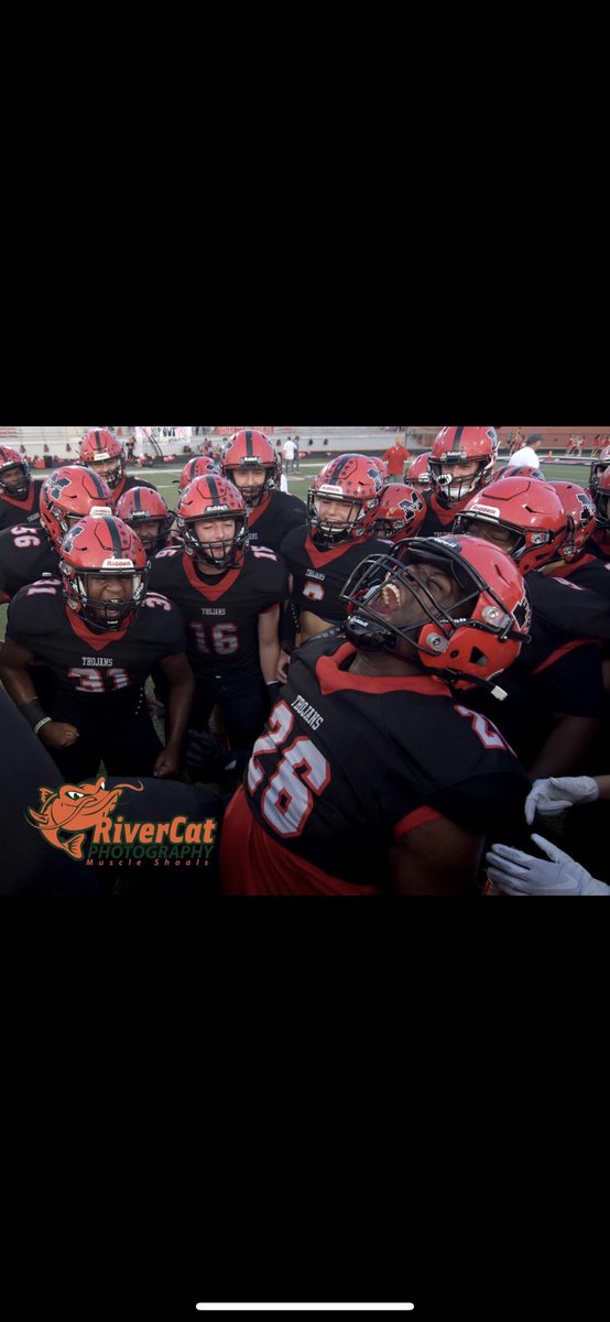 kgoodloe24's tweet photo. not the way i wanted to end my last high school football season but i wouldn’t wanna end it that way with anyone other than these boys! always gonna have love for them🖤💪🏾 #26out @Muscle_ShoalsFB https://t.co/GmAgBOZLwa