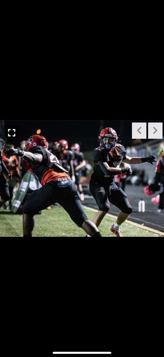 kgoodloe24's tweet photo. not the way i wanted to end my last high school football season but i wouldn’t wanna end it that way with anyone other than these boys! always gonna have love for them🖤💪🏾 #26out @Muscle_ShoalsFB https://t.co/GmAgBOZLwa