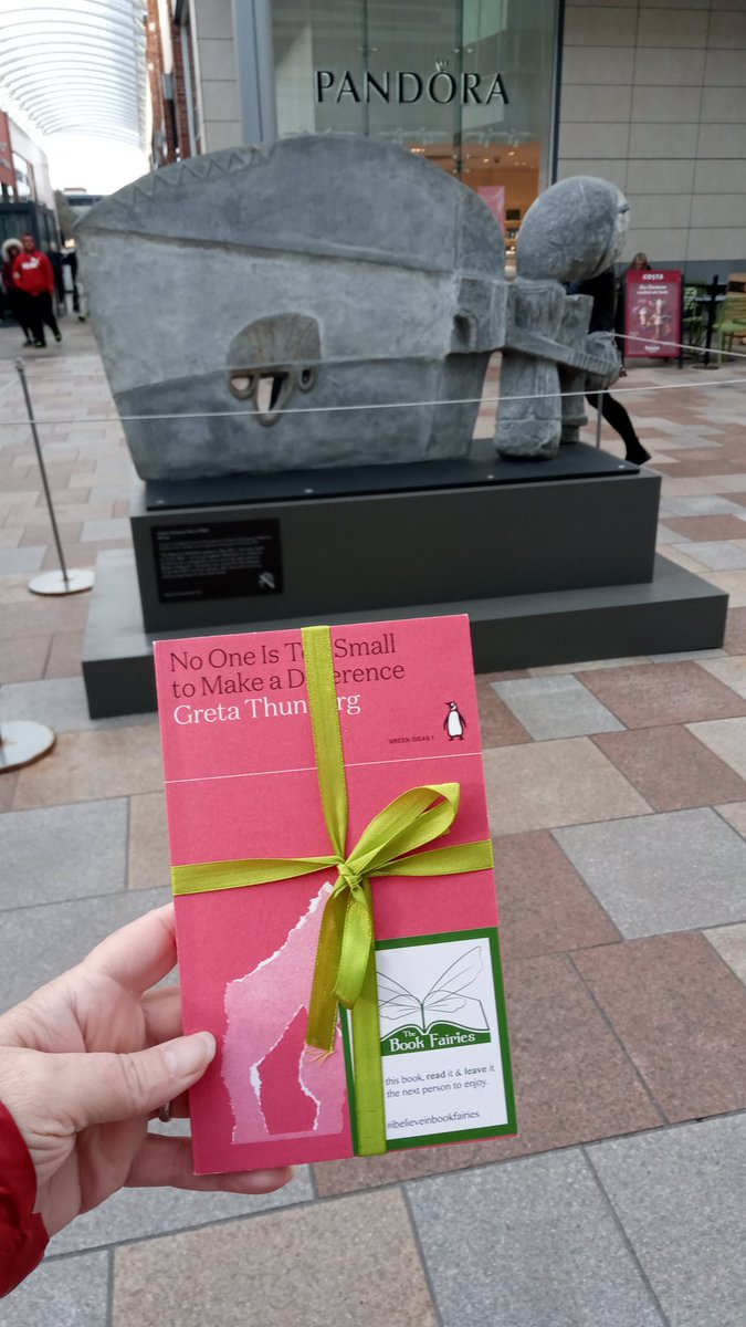 _AnnaBlight's tweet photo. #COPBookFairies are sharing incredible books related to #climatechange #activism and #caringforourplanet Near this sculpture is @classicpenguins #NoOneIsTooSmallToMakeADifference by @GretaThunberg Who will find it? #COP26 #IBelieveInBookFairies #Glasgow2021 @the_bookfairies https://t.co/X19rhCuASs