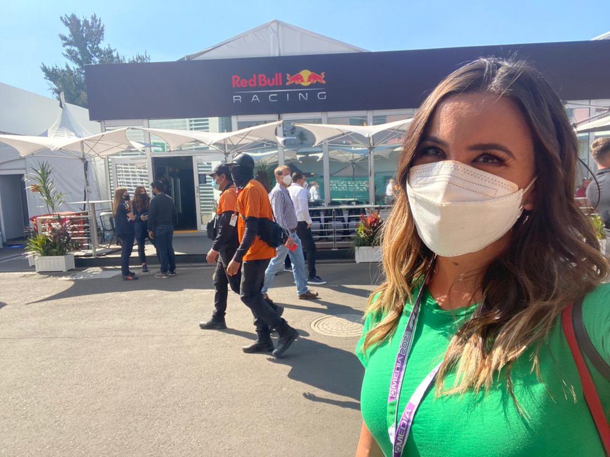Mariazelzel's tweet photo. ¡Domingo de @MasDeporteTUDN desde el Autódromo Hermanos Rodríguez! 

Todo listo para el  #MexicoGP. ¡Nos vemos a las 11:00 🕚 por 📺 @Canal_Estrellas! https://t.co/uBfxCiOQwl