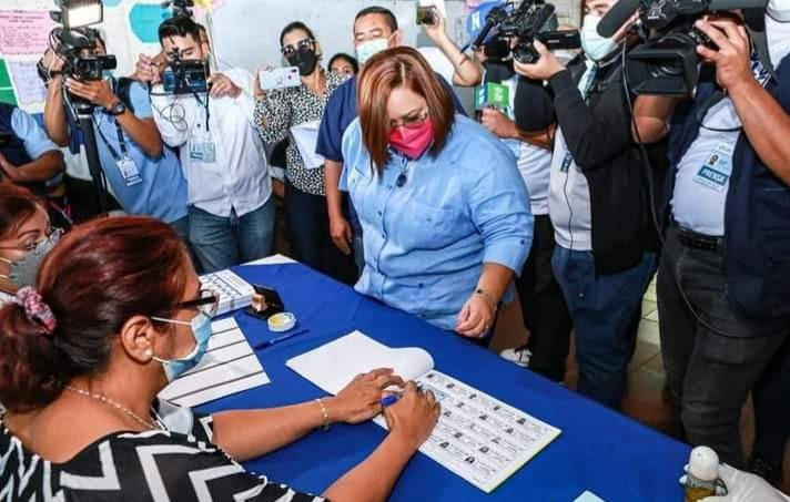Presidenta del CSE Brenda Rocha destaca paz en comicios de Nicaragua.
#EleccionesSoberanas2021
#UnidosEnVictorias
#JuntosDefendiendoLaPaz
