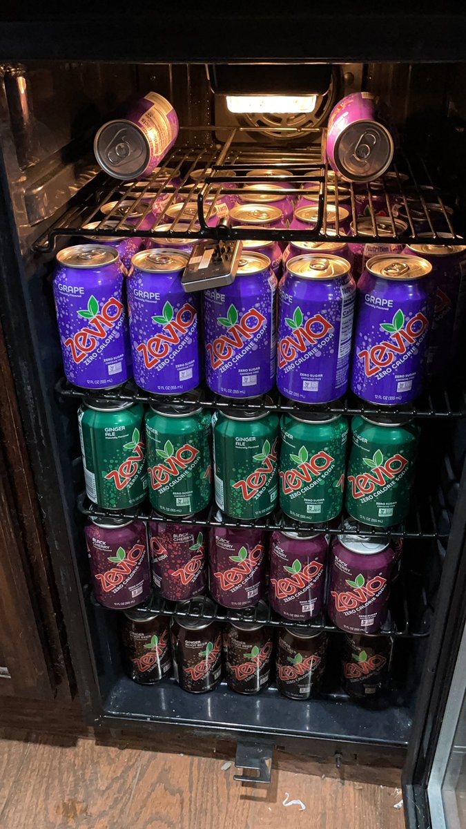 hattad01's tweet photo. @johncampea My zevia fridge 😝 https://t.co/SKyV0LfHp2