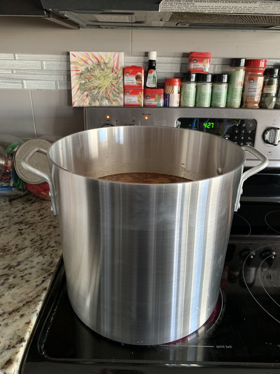 labourtoleisure's tweet photo. Chili season is approaching is approaching us Albertans πΆ In our home we make about 20 batches for the winter season. Got to love it! Happy Sunday all
#chili #homemadechilli https://t.co/6KZdKicZsT