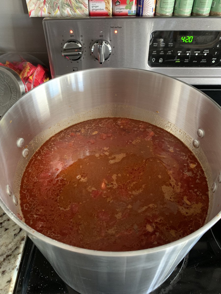 labourtoleisure's tweet photo. Chili season is approaching is approaching us Albertans πΆ In our home we make about 20 batches for the winter season. Got to love it! Happy Sunday all
#chili #homemadechilli https://t.co/6KZdKicZsT