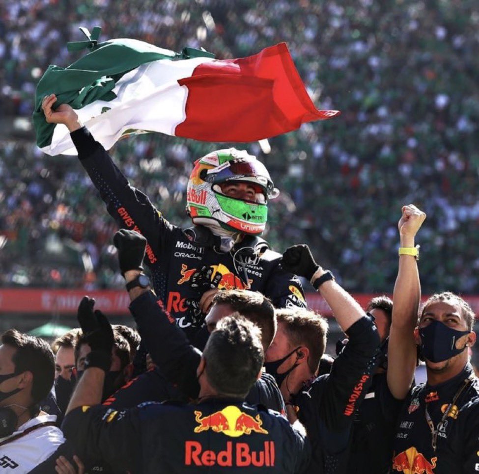 InesSainzG's tweet photo. Cómo México 🇲🇽 no hay dos!!! 😍😍 @mexicogp @F1 https://t.co/TJSE1RUsn4