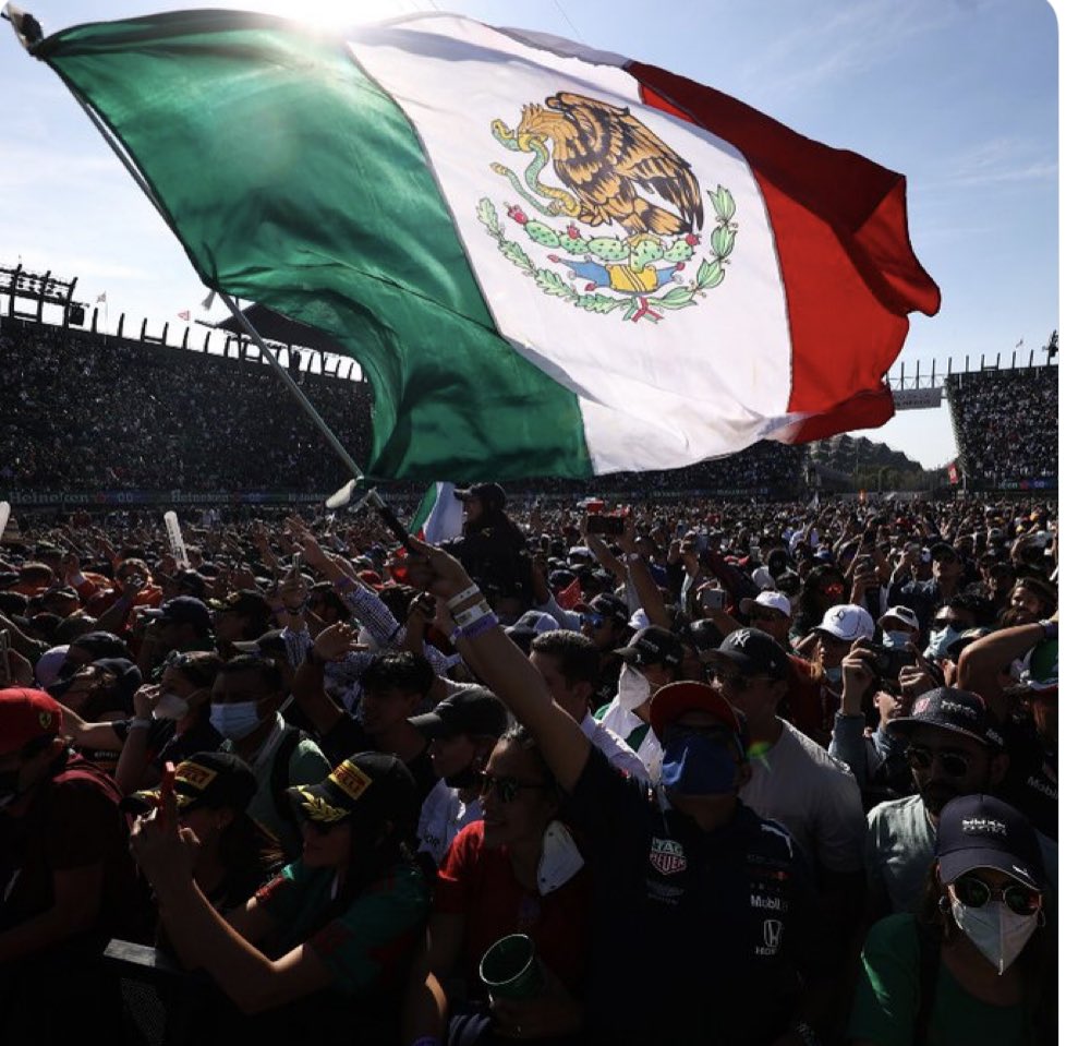 InesSainzG's tweet photo. Cómo México 🇲🇽 no hay dos!!! 😍😍 @mexicogp @F1 https://t.co/TJSE1RUsn4
