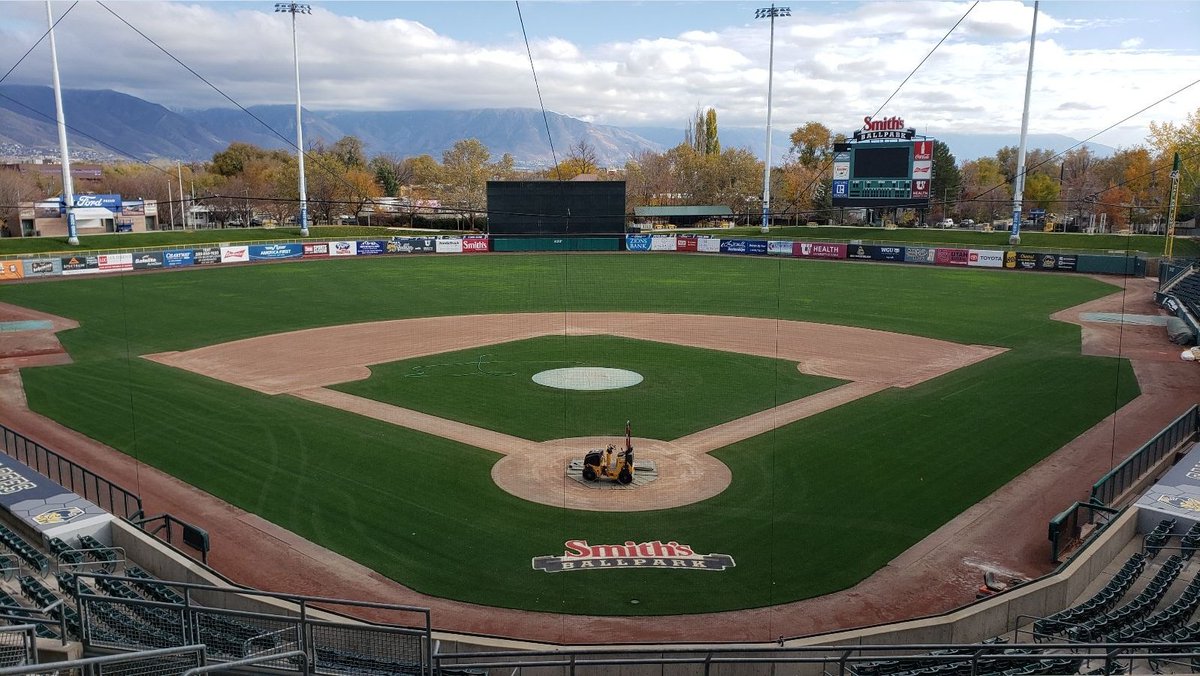 TurPhDude's tweet photo. Check out the turf @SmithsBallpark, home of the @SaltLakeBees. The best view in ⚾️! #ACSmtg
#TurPhDude #LostInTheLawn #ItsAlmostNotFair #Turf #ScottsProVista #Scotts #ProVista #HalftheMow #grass #turfgrass #lawn #lawncarelife #grasslife #stripelife #lawnporn https://t.co/Sr4lnNGDBL