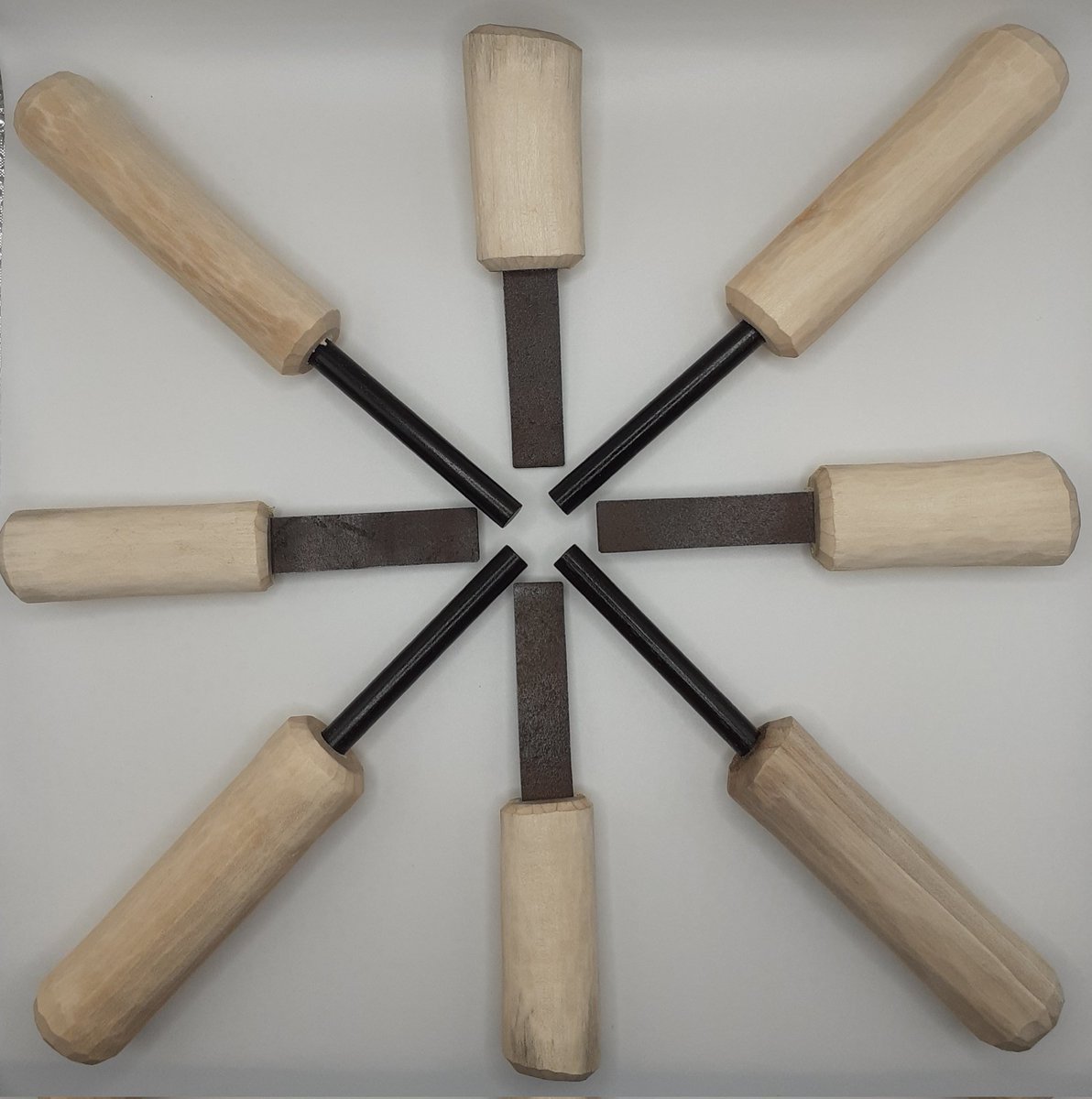 Woodyspirit's tweet photo. Bought some ferro rods for fire lighting. Made steel strikers (out of an old saw blade) and carved handles for them all.
Thanks @craigarmiger for the suggestion (and faith in my ability to do it!). Looking forward to seeing them in action now.
#outdoorlearning #firesteel https://t.co/ST9S10CWqN