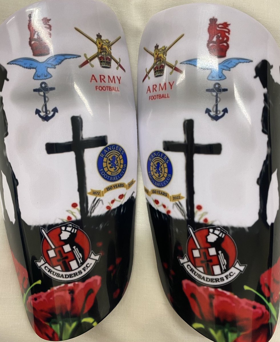heathermearns6's tweet image. Thanks to @AWCustomShinpad for the new shin guards ready for this week’s Remembrance day fixture with @UKAFWomen against @ChelseaFCW U21s 

@AWFTLionesses @CruesStrikers