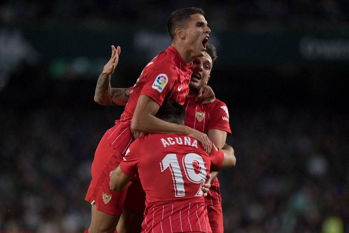 forzasevilla16's tweet photo. POR SIEMPRE ROJA Y BLANCA 🔴⚪ https://t.co/hAylD5XKXG
