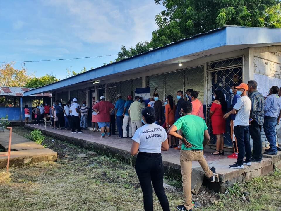 Plomo19792's tweet photo. #NicaraguaTriunfa

Pobladores del Municipio de Potosí - Rivas participan el la fiesta cívica en las #EleccionesSoberanas2021 🗳🇳🇮

#FuerzaDePuebloQueVence

@ismaelsc_ @CMonteroOficial @SputnikMundo @teleSURtv @ActualidadRT @lavozsandinista @VivaNicaragua13 @nuevaya @cse_nicaragua https://t.co/xuDgb3YYAq