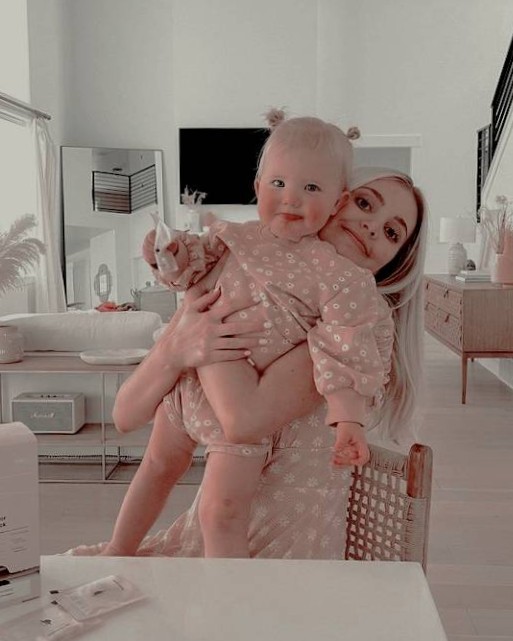 ㅤ
ㅤ
    𓏧♡̵ 𝒎y     little     piece           
  of       my      own     𝒎𝒐𝒐𝒏.

                           𝒍𝒖𝒏𝒂 𝒅. 𝒃𝒐𝒘𝒆𝒓𝒔.
⠀⠀⠀⠀⠀