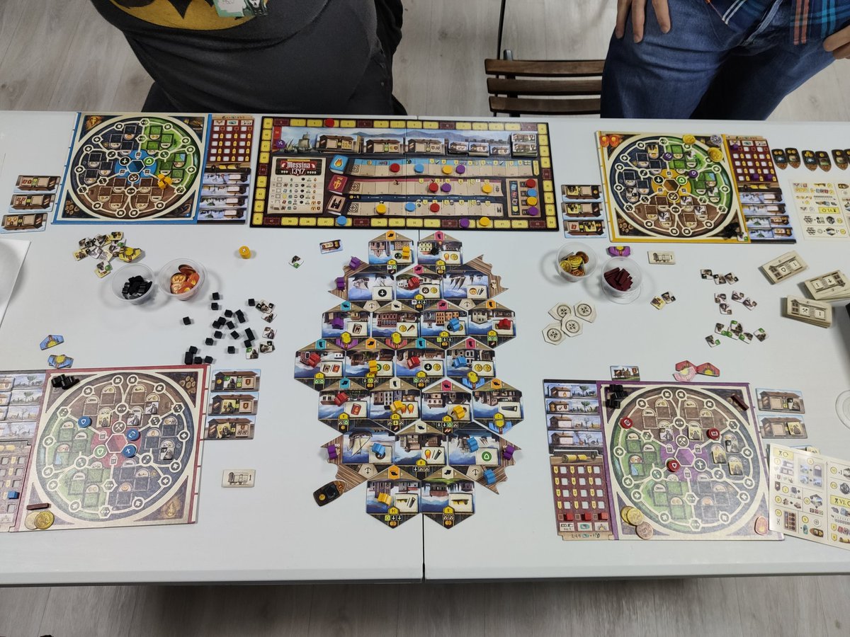 eurosolitario's tweet photo. Gracias a las #tabernacon hemos podido probar novedades recién llegadas del Spiel: Messina, Ark Nova, Tholos y Golem. Deseando repetir!! https://t.co/cd0732xJnw