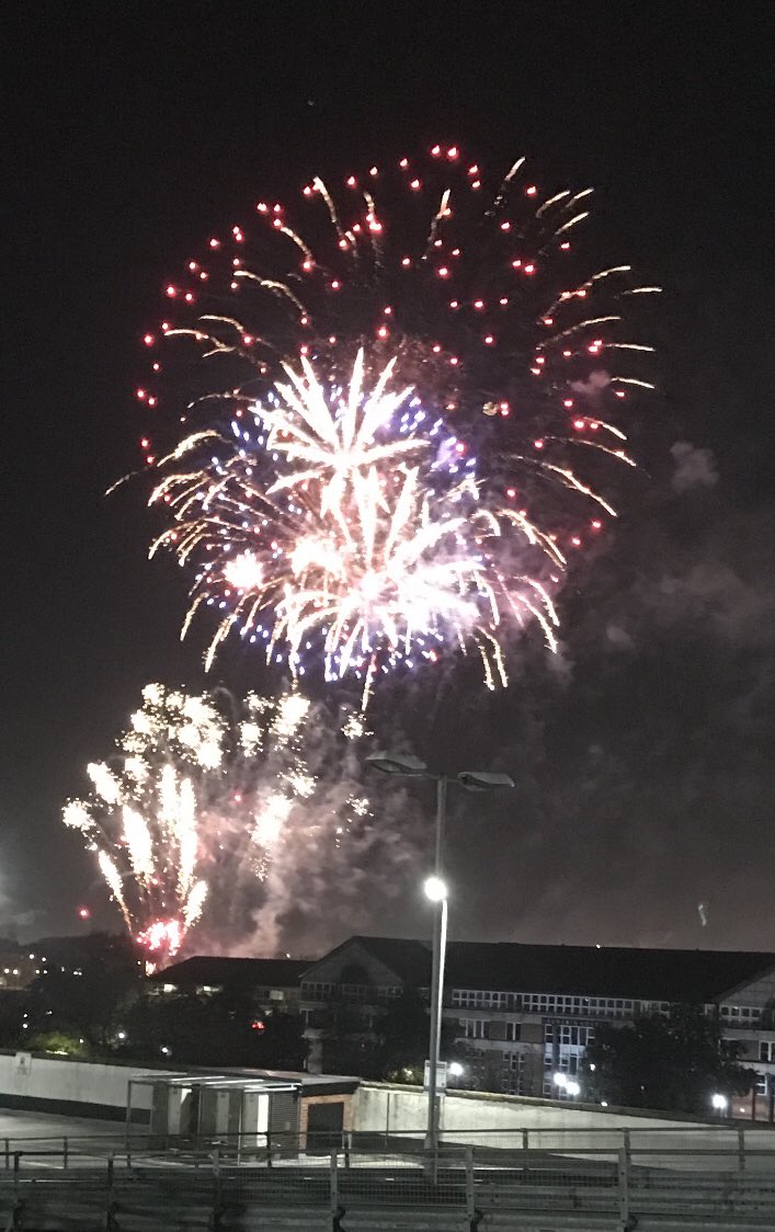 Thank you to the wonderful folk at Stockton Castlegate Centre for booking our posh Pies &amp; Peas for guests ahead of tonight’s firework display. Bonus for us was getting to step out on to the roof to watch them 🤩 

#fireworks💥