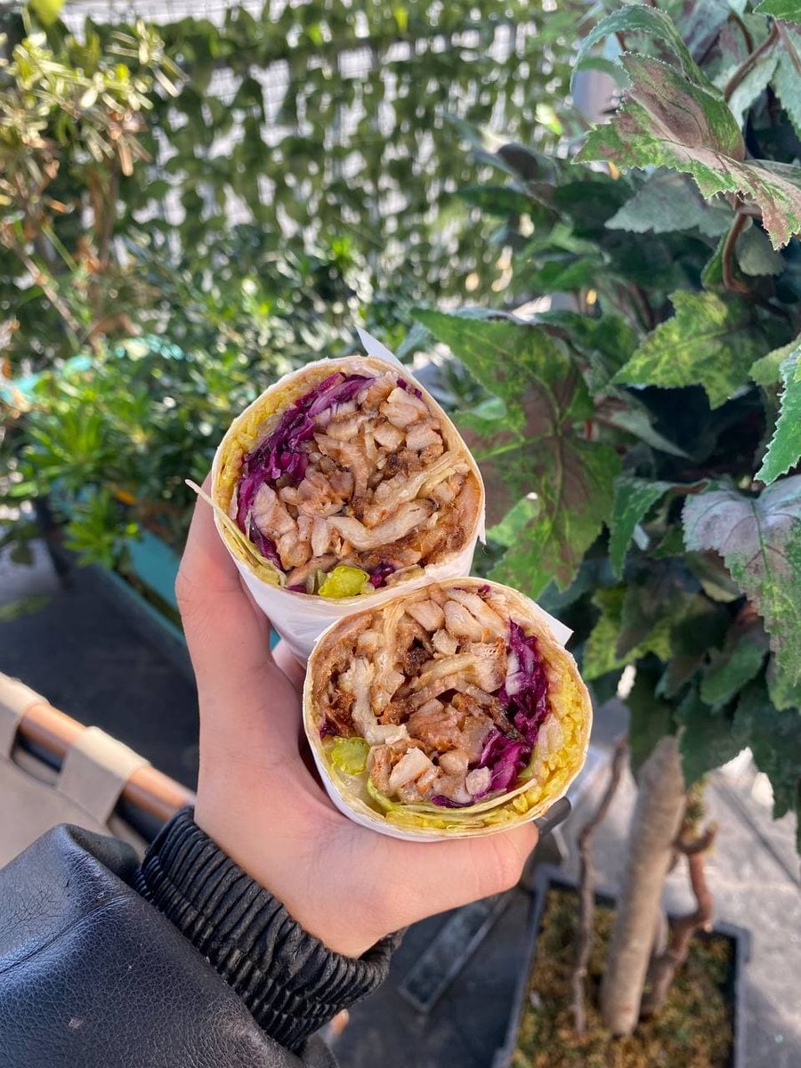 kebabfactory_mt's tweet photo. Fresh salads and tasty doners wrapped together to satisfy your tastebuds 🤤 Choose between Chicken, beef &amp; lamb… or have them mixed! Pick 3 of your favourite salads and enjoy 🧡
#wrap #food #Turkish #Malta #salad #doner #lunch https://t.co/Lwz0gVrCbx